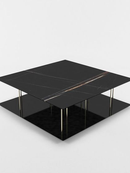 This angle showcases the "floating" effect of the top tier, supported by slender golden rods, which gives the table a light and sophisticated feel.