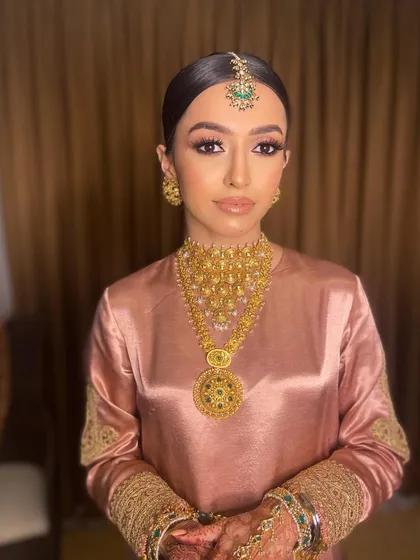 Just the right amount of makeup to complement my bride Pawlin’s soft features for her Anand Karaj ceremony. The look is clean, minimal, and elegant.