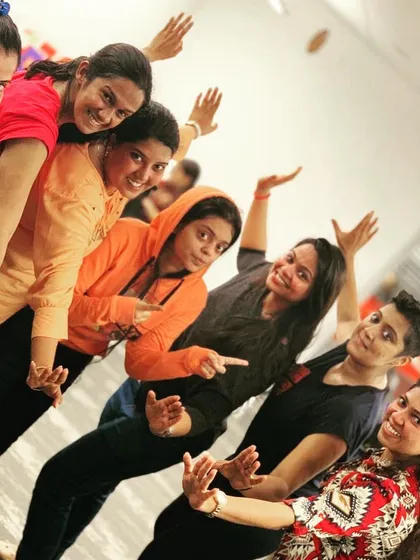 It's not just about the dance, it's about the connections we make. A fun, posed shot with some of the rockstars from my Amazon corporate wellness session. These moments of laughter and camaraderie are what make these workplace events so special.
