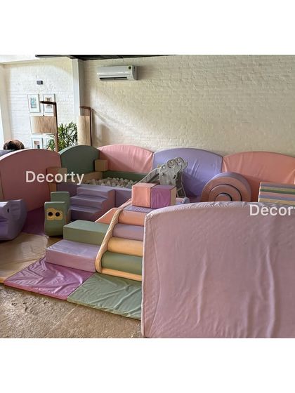 Unique & Artistic Themes photo 8