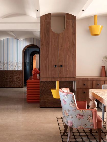 A duplicate image of the wallpaper and furniture.