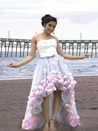 Learning extends beyond the studio. I guide students on creating makeup for different environments, like this softer, glowing look for an outdoor beach photoshoot, which is essential for pre-wedding and lifestyle portfolios.