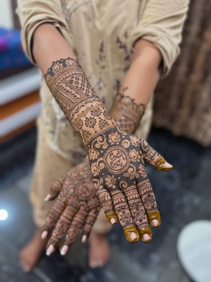Chandu - Bridal Mehendi Intricate Bridal Designs photo 15