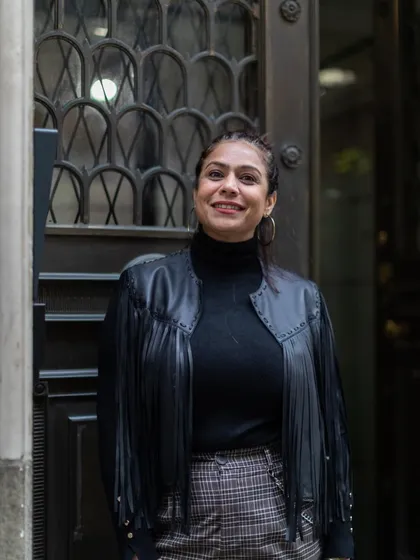 I'm the most awkward poser, but my friend Kiran makes it so easy. Here's a shot he took of me while we were walking and chatting through the city.