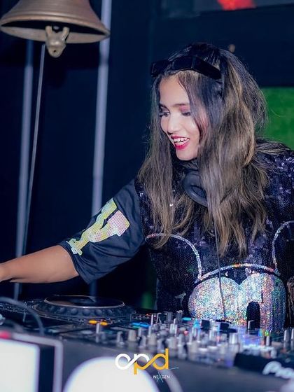 A smiling shot from a campus event in Howrah. I am comfortable performing in various settings, from intimate clubs to large open air stages.