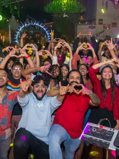 Another shot with our amazing audience at Bottle Forest, Pune. We love our crowd, and we always make sure to get a family photo at the end of the night.