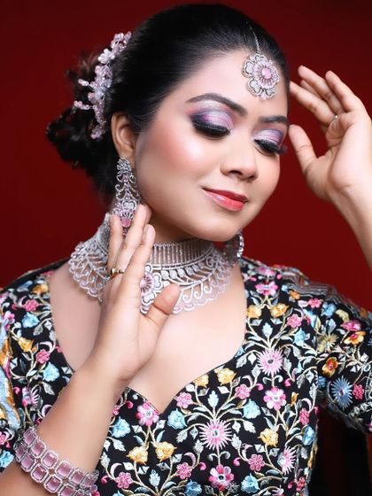 A close-up of the eye makeup from the Batch 32 demo class. The use of color and shimmer is a key part of creating a memorable look.