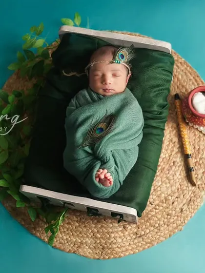 A top-down view of our newborn Krishna setup. We bring all the props and backdrops to your home to create a complete studio experience.
