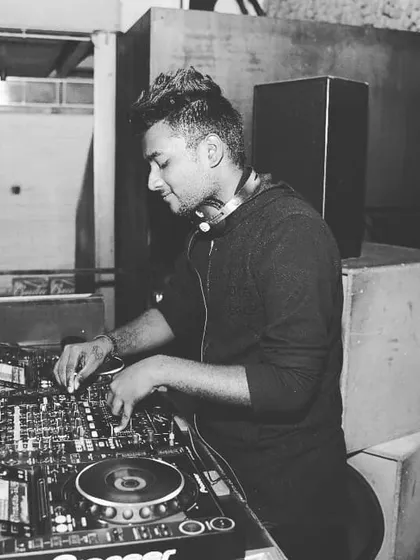 A black and white shot capturing the intensity of a live set at Loft38. This is the level of focus and dedication I encourage in all my students.