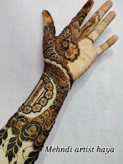 Intricate Bridal Hands photo 49