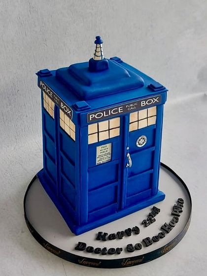 A second look at the Doctor Who TARDIS cake, a favourite for fans of the show.