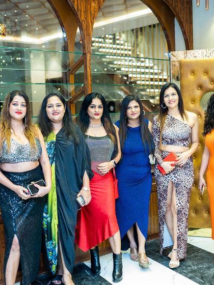 A group of friends enjoying their night out at Catch Up. I provide the perfect soundtrack for creating great memories with your crew.