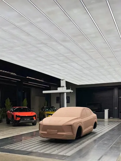 We blend legacy with innovation, transforming industrial sites into state-of-the-art facilities. This clay modeling bay at the Automobile Design Studio in Mumbai features a massive, uniform light ceiling, a first in India, providing perfect conditions for shaping the future of automotive design.