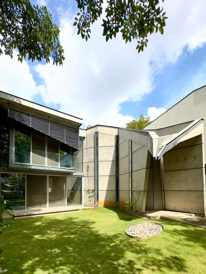 A duplicate of ID 96.