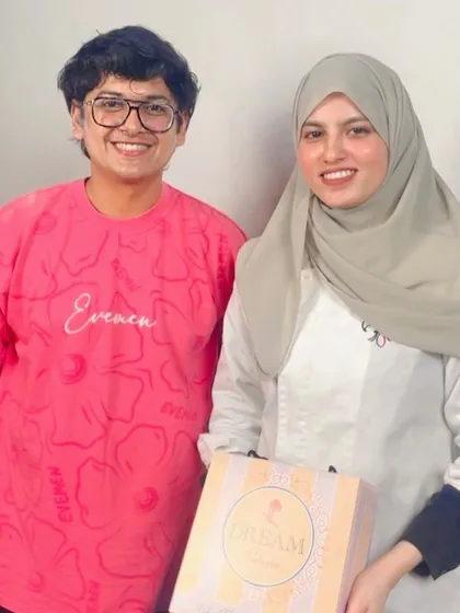 It was an incredible experience to collaborate with top gamer Naman Mathur, also known as Mortal. I was invited to his studio to create a 3D cake live on his YouTube stream for his channel's birthday.
