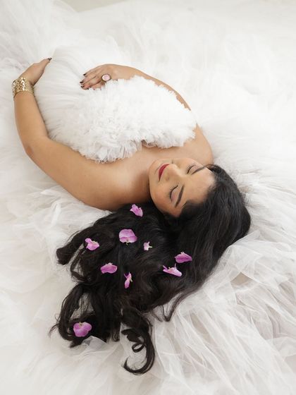 Solo Radiance: Portraits of the Mother-to-Be photo 24