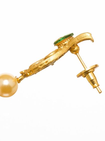 No filters, just finesse. This close-up of an earring shows the secure post lock and the clean finish of our gold matte polish. We believe clarity builds trust.