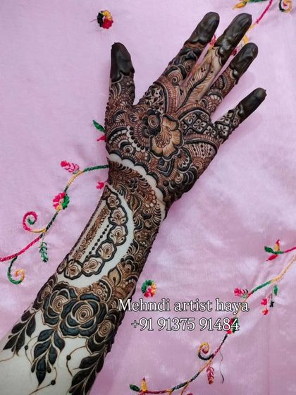 Intricate Bridal Hands photo 27