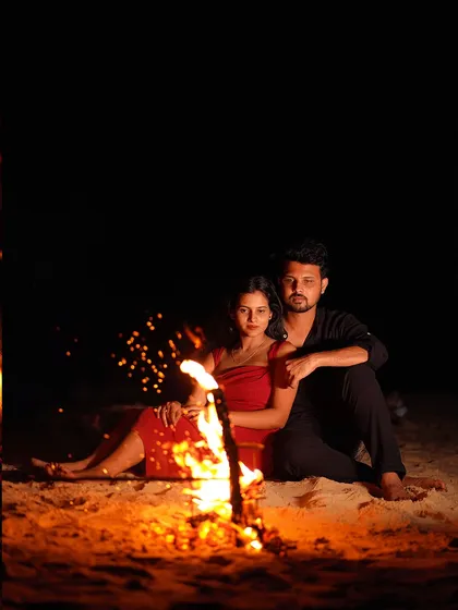 A romantic night shoot on the beach, lit only by a bonfire. I am equipped for all lighting conditions, and sessions like this create an intimate, warm, and memorable atmosphere for your pre-wedding photos.