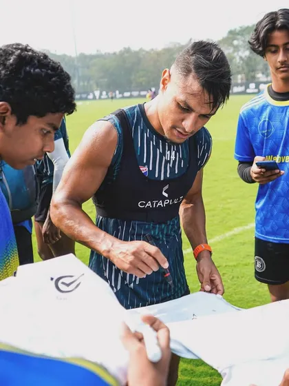 Our partnership with ISL club NorthEast United FC gives our players direct access to their heroes. Here, our U15 top scorer gets invaluable advice from the ISL's top scorer, making the professional dream a tangible reality.