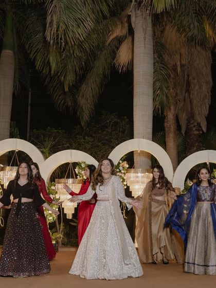 A beautiful shot of the bride and her bridesmaids. We had a great time teaching this entire family and their friends.