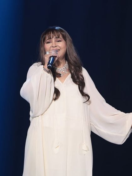 Celebs in the House photo 14