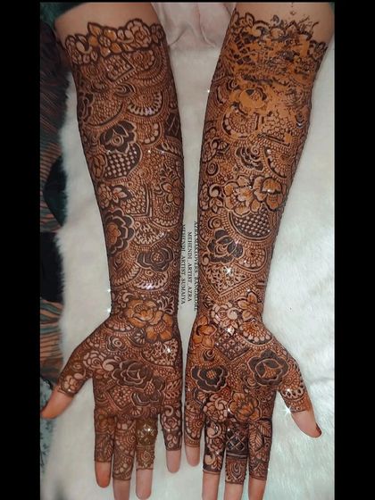 Azra Mehendi - Mehendi Artistry Full Bridal Mehendi photo 3