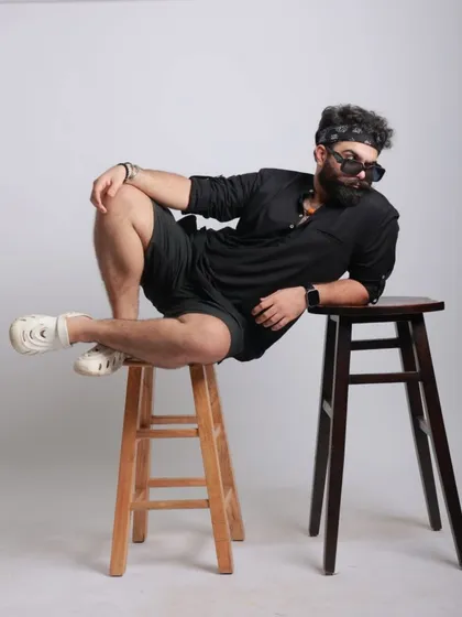 Another angle from my fun photoshoot. Even when I'm just posing, I try to bring a bit of that dynamic energy.