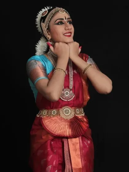 Presenting Anagha from her solo recital. A photoshoot helps us capture the character of each dance piece, and here she embodies the grace of her chosen performance.