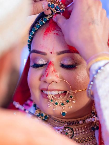 Timeless Wedding Day Looks photo 16