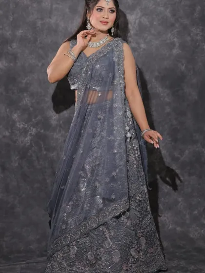 This client paired her grey rental lehenga with a stunning multi-layered diamond necklace set. Renting jewellery is the smartest way to get a high-end look.