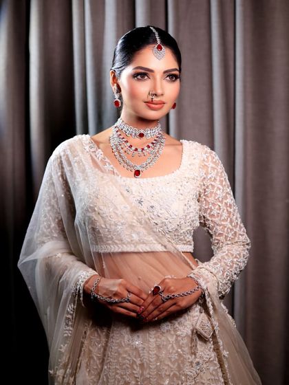 Contemporary Bridal Elegance photo 20