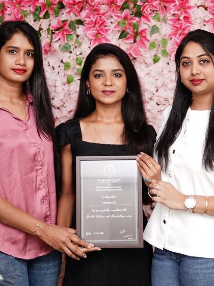 Another proud graduate from Batch 16 receiving her course completion certificate from Giya Glamshotz Studio.