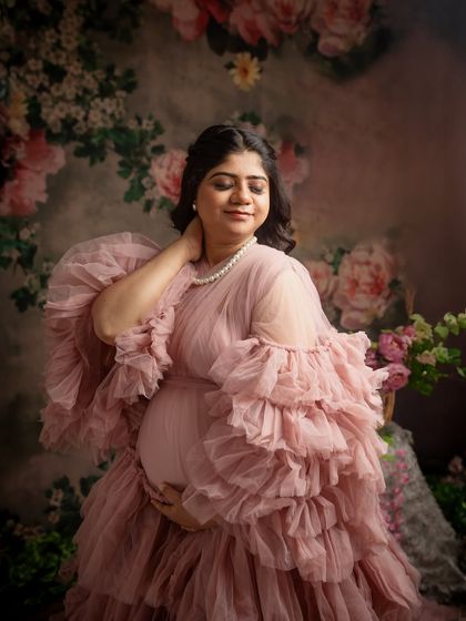 Studio Maternity: Gowns, Glamour & Boho photo 8