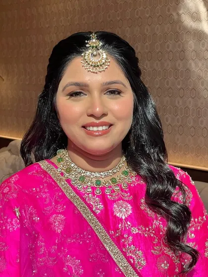 Pretty in pink with a glam that pops. This look is fresh, radiant, and perfect for a party.