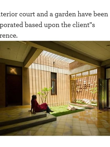 An interior court was incorporated based on the client's preference for a deep connection to the outdoors. This space brings a patch of green into the living area, enhancing thermal comfort and daily life.