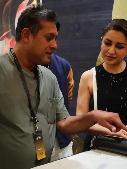 Inspiring conversations are at the heart of what we do. Here, we are discussing the finer details of a wallpaper collection with the lovely Tisca Chopra during the Ajio Luxe Weekend.