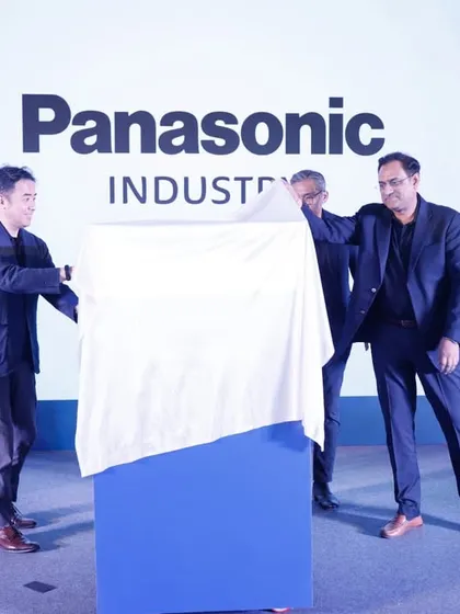 The moment of reveal at the Panasonic Industry Partners Meet. Building anticipation before unveiling a new product line is key, and a little bit of magic makes that moment even more special.