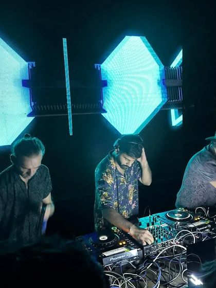 Warming up for legends like Manu Ferrantini and Breger is always a pleasure. Here are a few shots from the Vortex gig in NCR, where the vibe was just right.