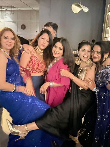 More fun moments from a Diwali party. I love seeing my clients and friends enjoying the festivities, and it's great to spot some of my jewellery pieces in the happy crowd.