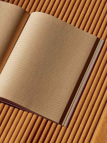 Sculptural Walls: 3D Textures & Metallic Finishes photo 35