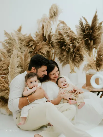 The whole family snuggled together. These are the cozy, intimate moments that you'll want to remember forever.