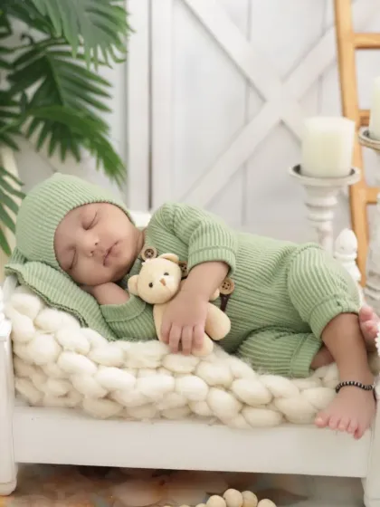 Newborn Dreams: The First Few Weeks photo 37