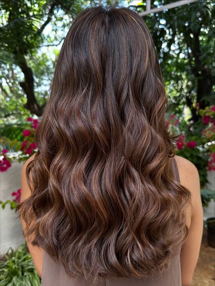 More angles of my 'Chestnut & Caramel' blend. You can see how the highlights catch the light differently depending on the angle, which is the secret to hair that looks alive and full of movement.