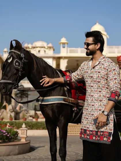 Another angle with the horse and carriage, capturing the royal Jaipur vibe.