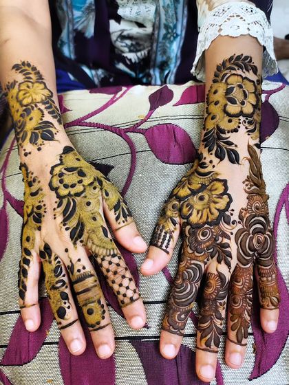 Hajira Mehendi Artist - Mehndi Art Classes & Workshops Festive & Party Henna photo 11