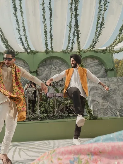 Another angle of the nonstop dancing. The vibe was just perfect for an outdoor celebration.