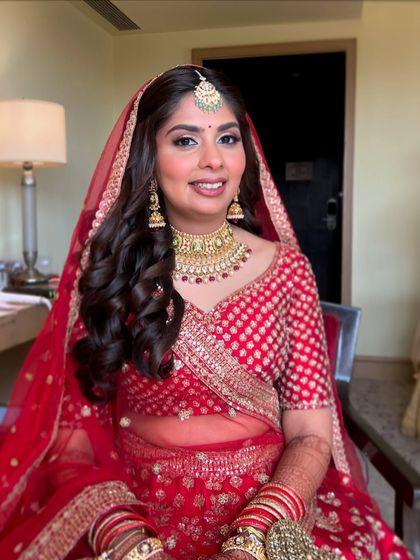 A bright, happy smile. This is the look I always aim for, a bride who feels comfortable and beautiful in her own skin.