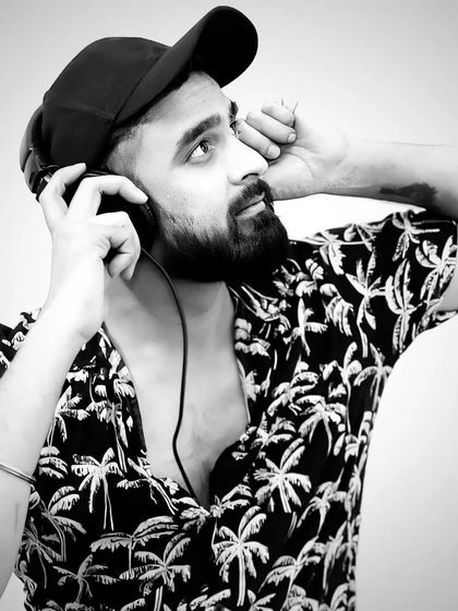 Maddy - Private & Corporate Event DJ The DJ Maddy Look photo 8