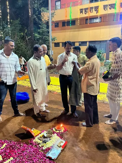 A moment of respect as our guest of honor is felicitated during the ceremony.